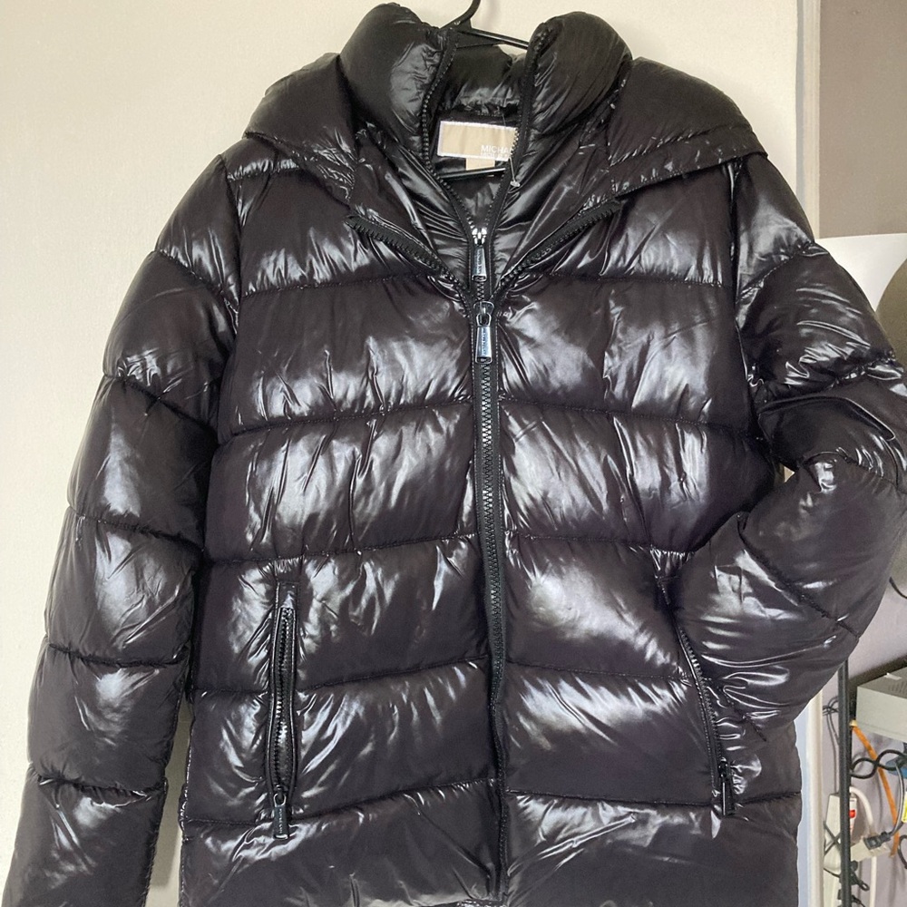Coat puffy jacket with hood Michaelkors brand new with tags size large
